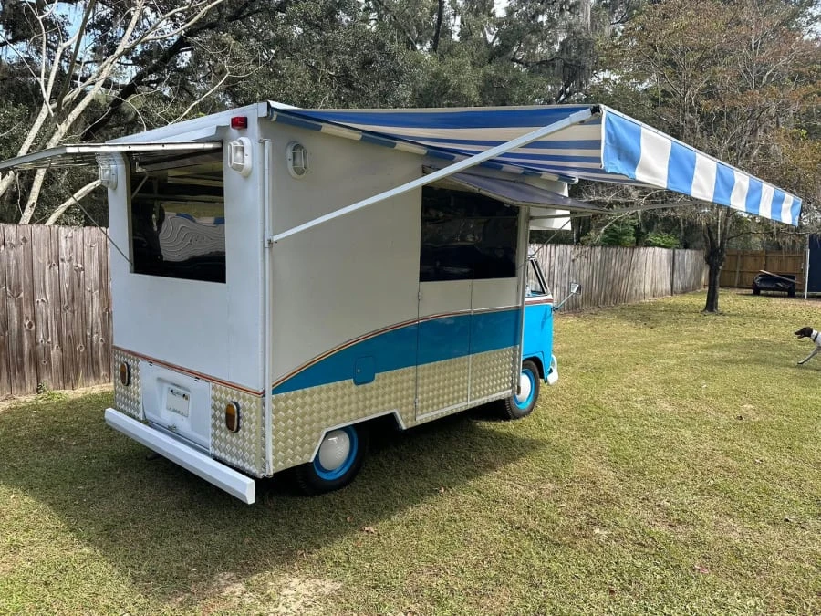 1972 Volkswagen Bay-Window Bus - Image 5 of 8