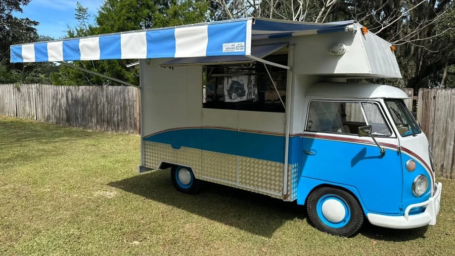1972 Volkswagen Bay-Window Bus - Image 4 of 8