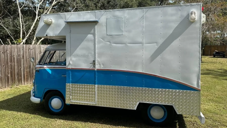 1972 Volkswagen Bay-Window Bus - Image 2 of 8