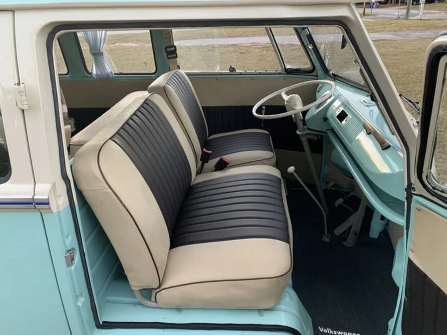 1972 Volkswagen Bay-Window Bus - Image 10 of 16
