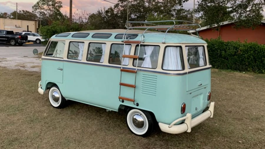 1972 Volkswagen Bay-Window Bus - Image 6 of 16