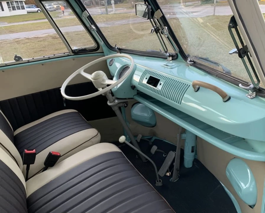 1972 Volkswagen Bay-Window Bus - Image 13 of 16