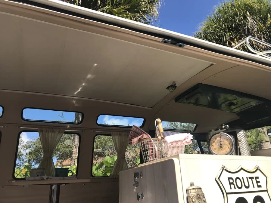 1972 Volkswagen EuroVan - Image 6 of 12
