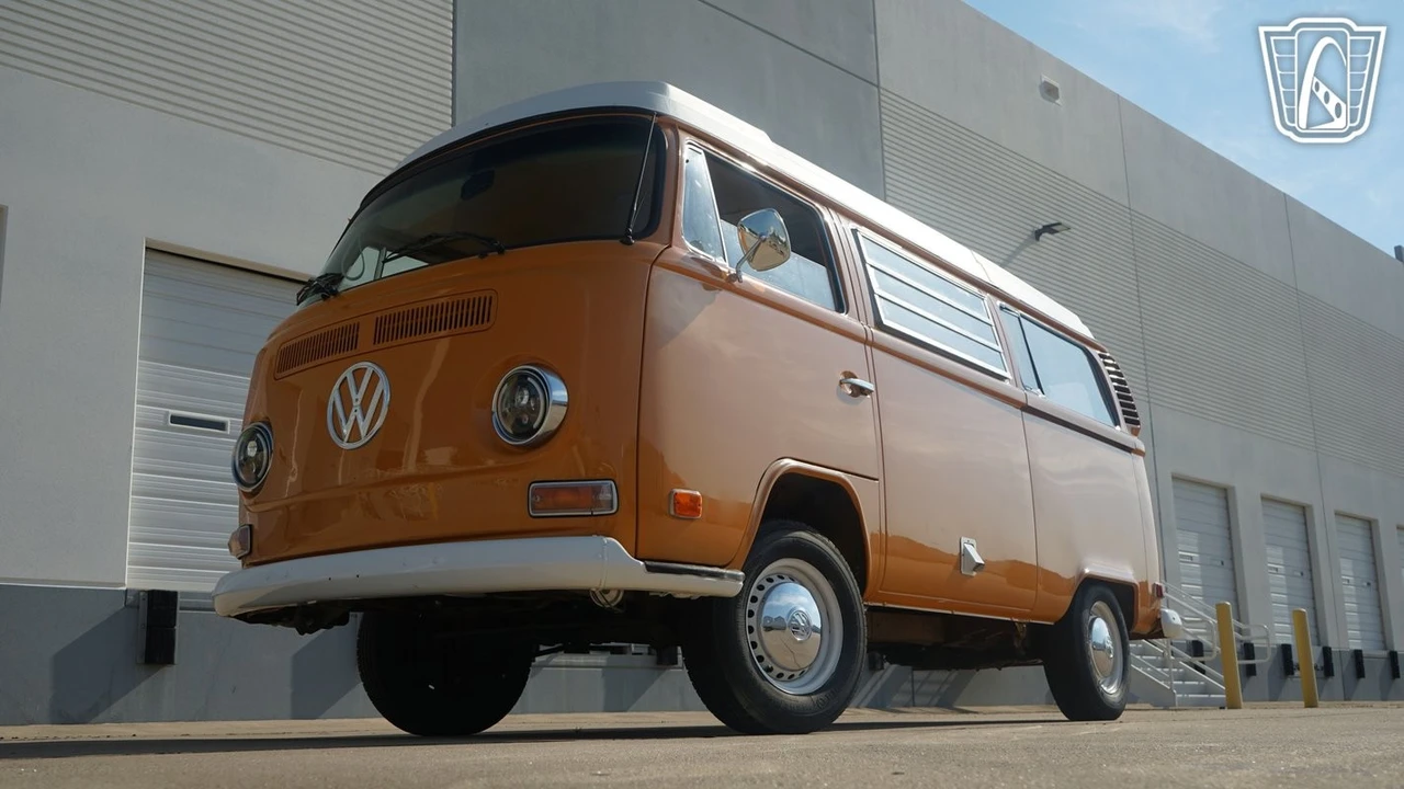1972 Volkswagen Bay-Window Camper - Image 6 of 12