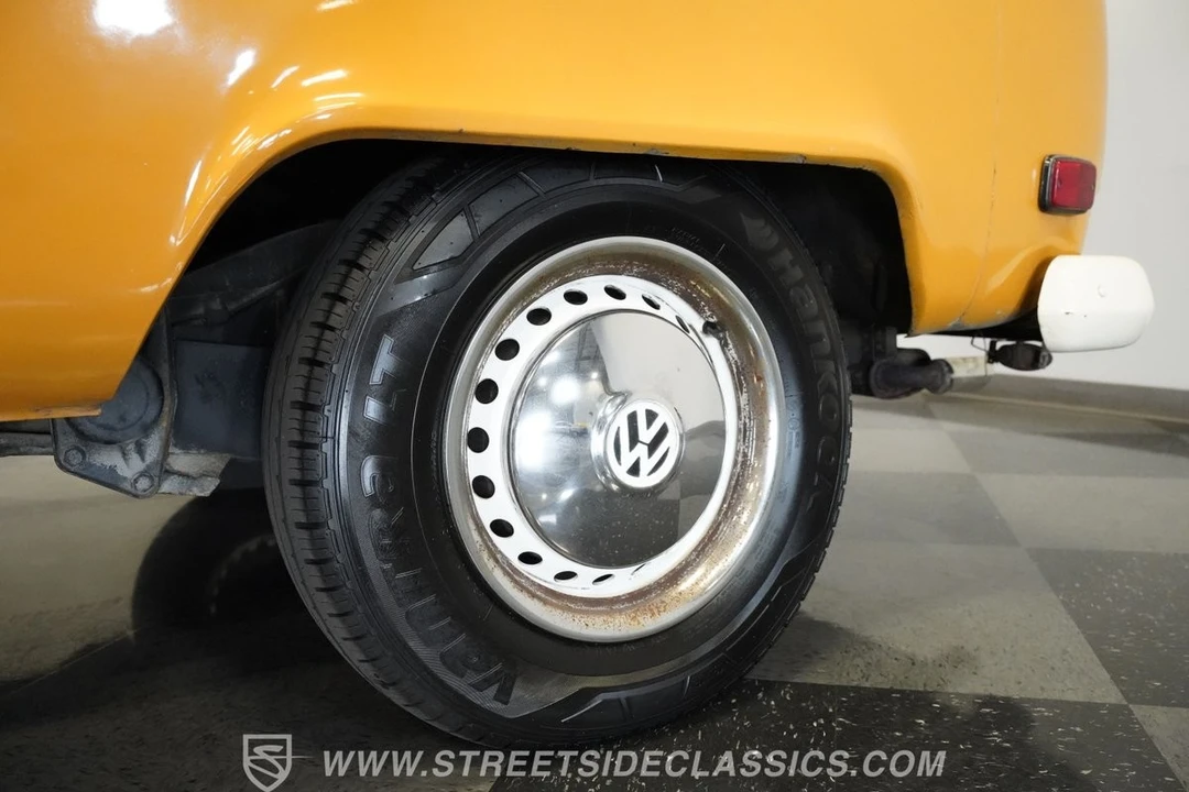 1972 Volkswagen Bay-Window Camper - Image 13 of 21