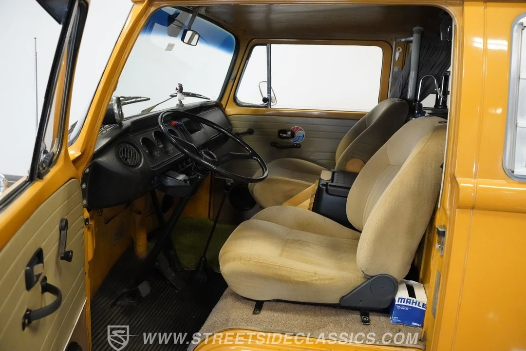 1972 Volkswagen Bay-Window Camper - Image 4 of 12