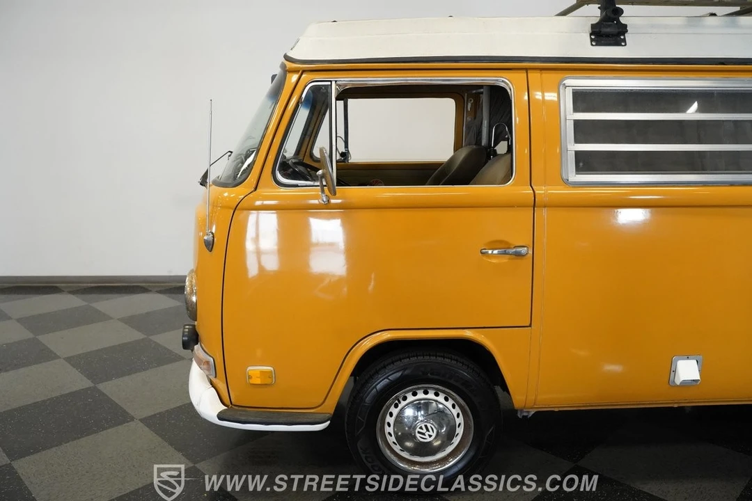 1972 Volkswagen Bay-Window Camper - Image 16 of 21