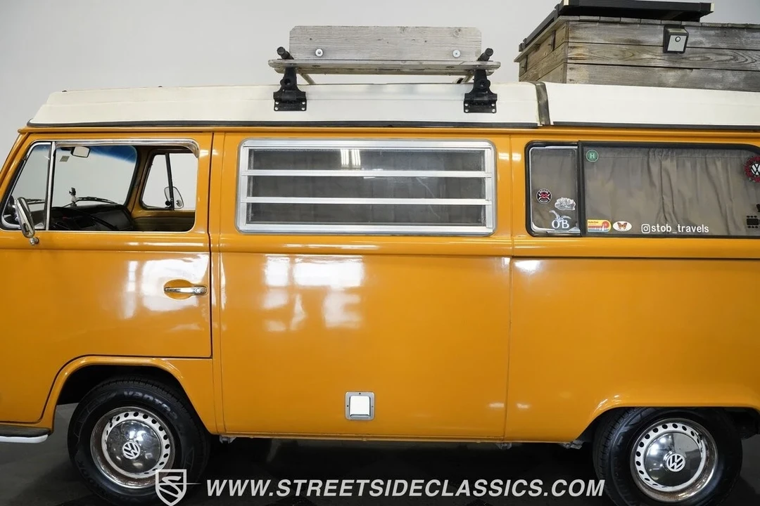 1972 Volkswagen Bay-Window Camper - Image 16 of 21