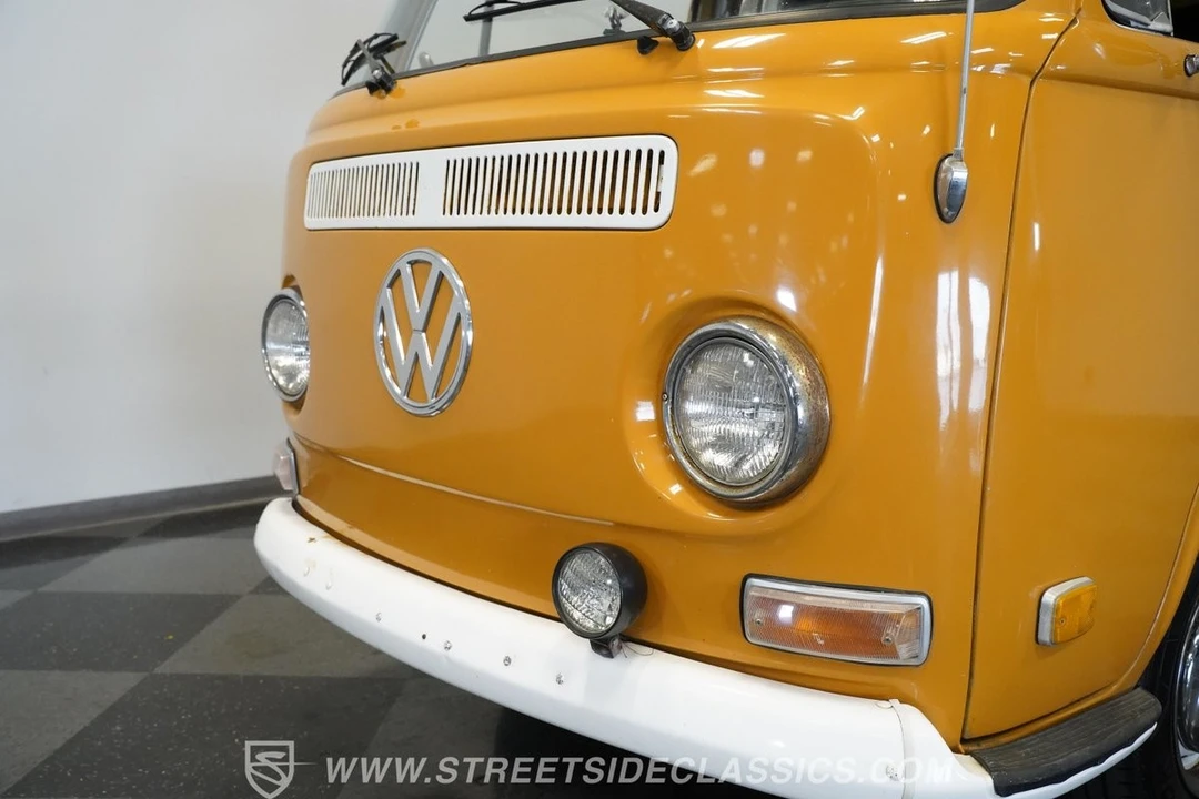 1972 Volkswagen Bay-Window Camper - Image 9 of 12