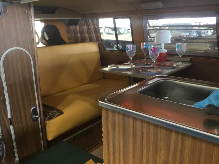 1972 Volkswagen Bay-Window Camper - Image 4 of 12