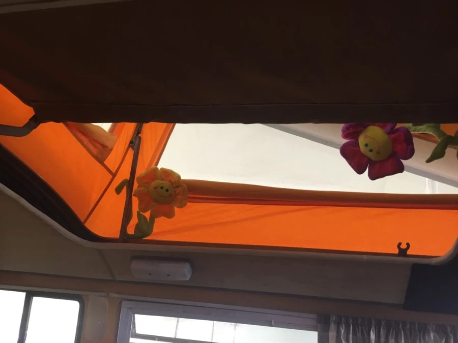 1972 Volkswagen Bay-Window Camper - Image 7 of 12