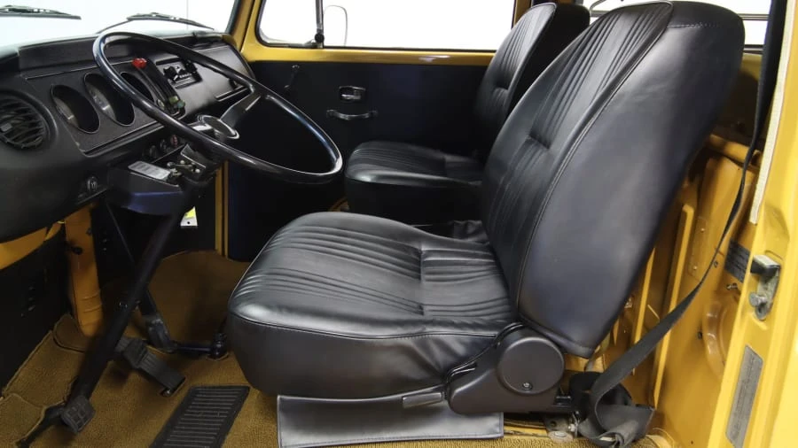 1972 Volkswagen Bay-Window Camper - Image 4 of 16