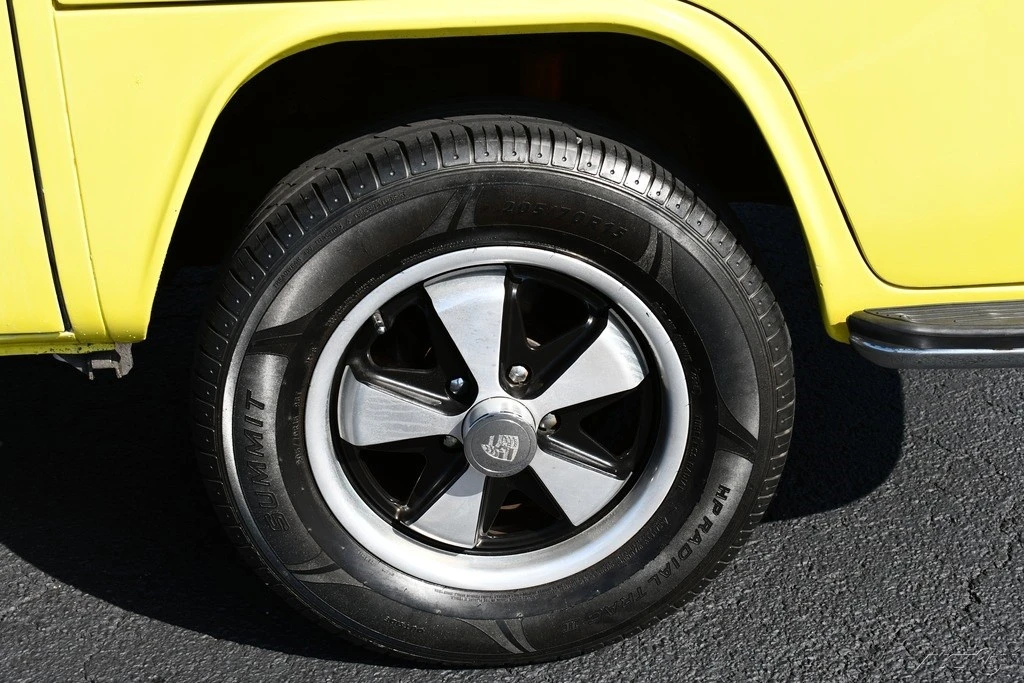 1972 Volkswagen Bay-Window Camper - Image 10 of 21