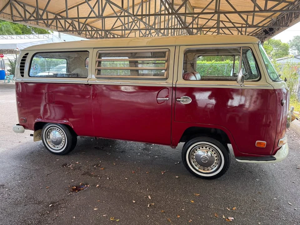 1972 Volkswagen Bay-Window Bus - Image 8 of 8