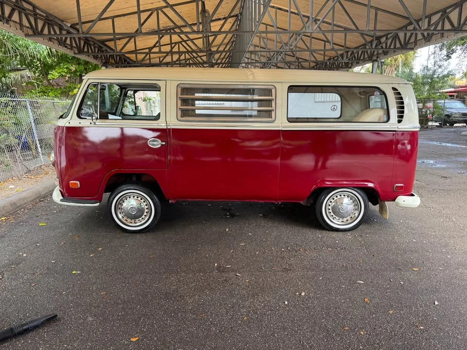 1972 Volkswagen Bay-Window Bus - Image 7 of 8