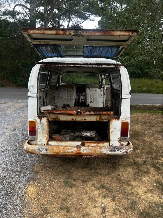 1972 Volkswagen Bay-Window Bus - Image 4 of 10