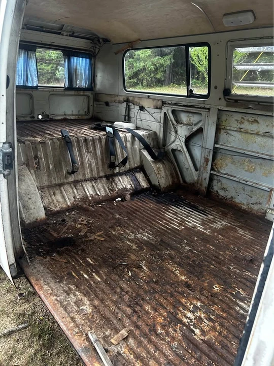 1972 Volkswagen Bay-Window Bus - Image 3 of 10