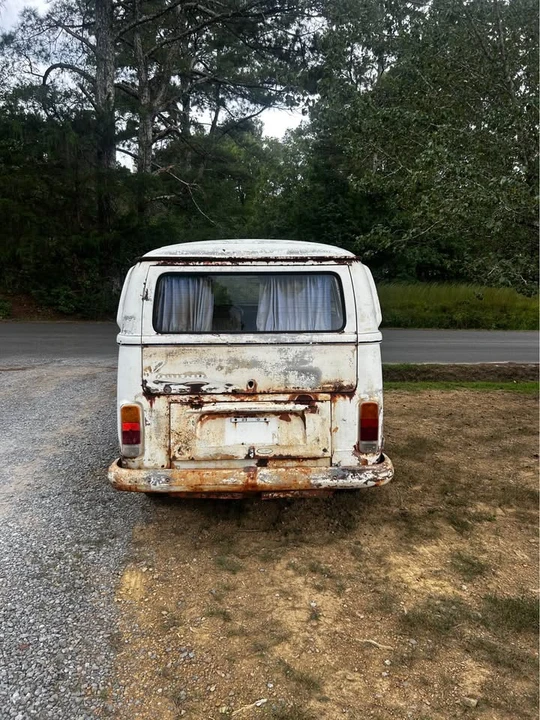 1972 Volkswagen Bay-Window Bus - Image 8 of 10