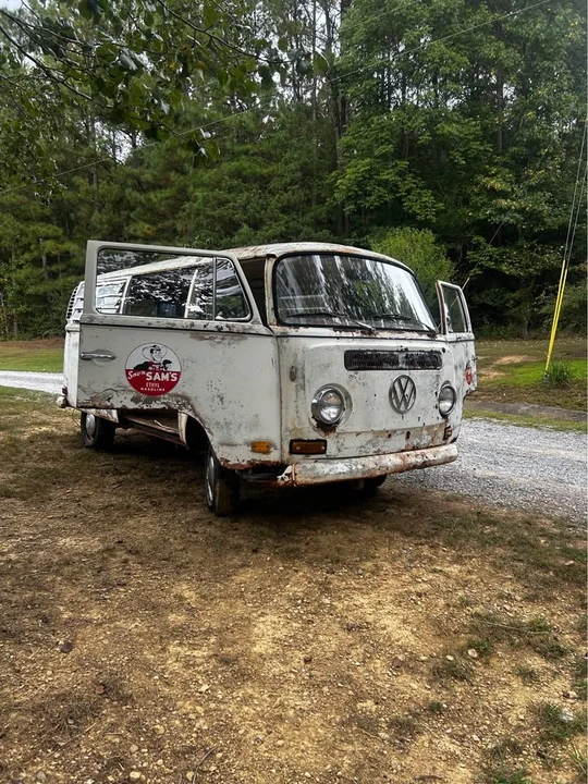 1972 Volkswagen Bay-Window Bus - Image 2 of 10