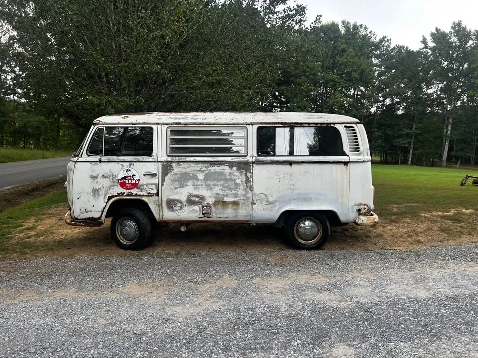 1972 Volkswagen Bay-Window Bus - Image 7 of 10