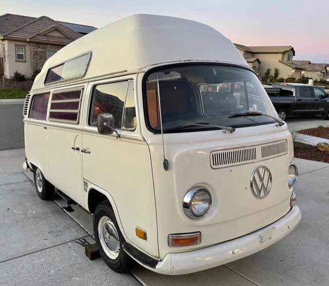 1972 Volkswagen Bay-Window Bus - Image 2 of 20