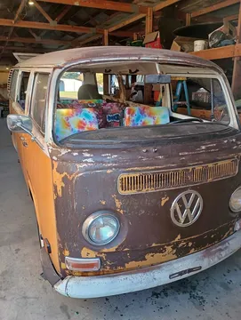1972 Volkswagen Bus Passenger