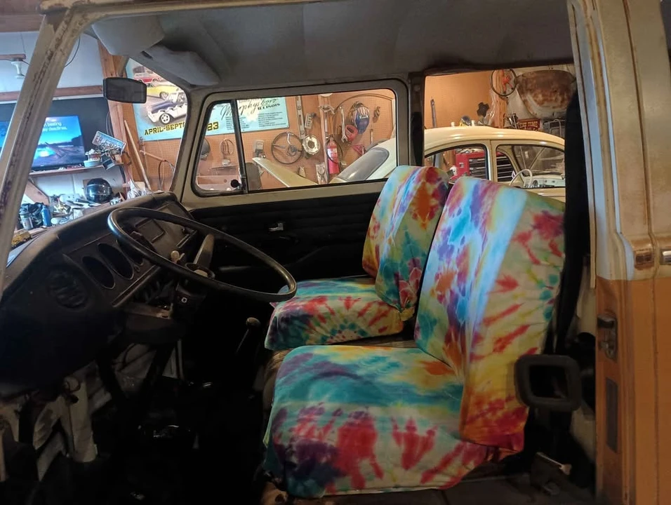 1972 Volkswagen Bay-Window Bus - Image 9 of 20