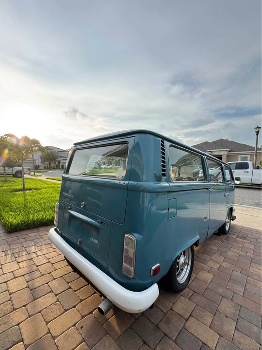 1972 Volkswagen Bay-Window Bus - Image 4 of 18
