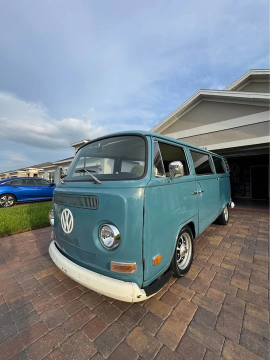 1972 Volkswagen Bay-Window Bus - Image 6 of 18
