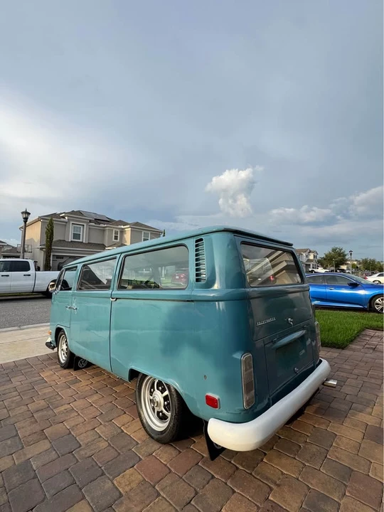 1972 Volkswagen Bay-Window Bus - Image 5 of 18