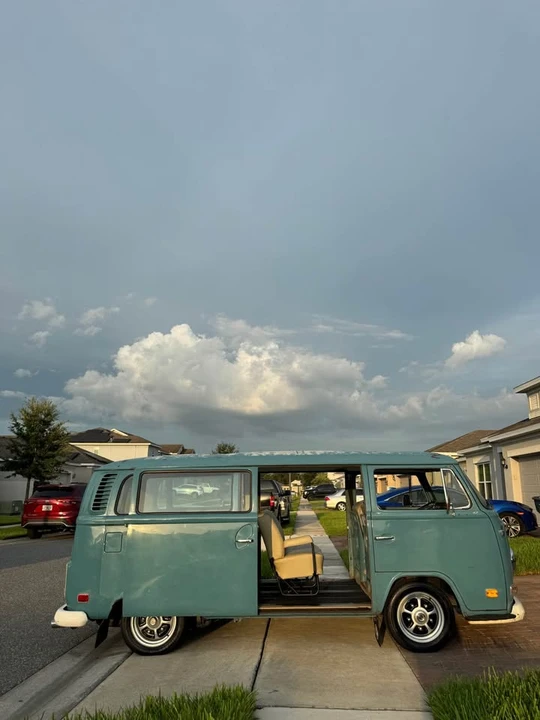 1972 Volkswagen Bay-Window Bus - Image 3 of 18