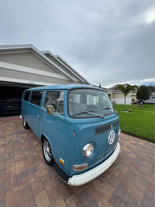 1972 Volkswagen Bay-Window Bus - Image 10 of 20