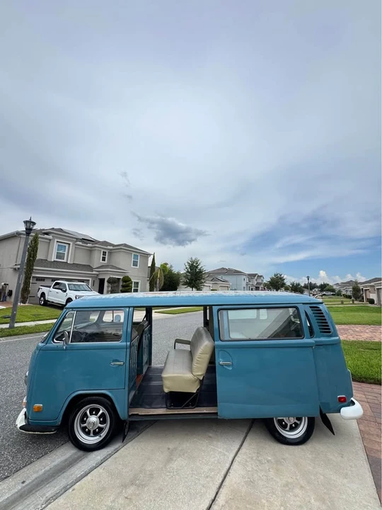 1972 Volkswagen Bay-Window Bus - Image 6 of 20