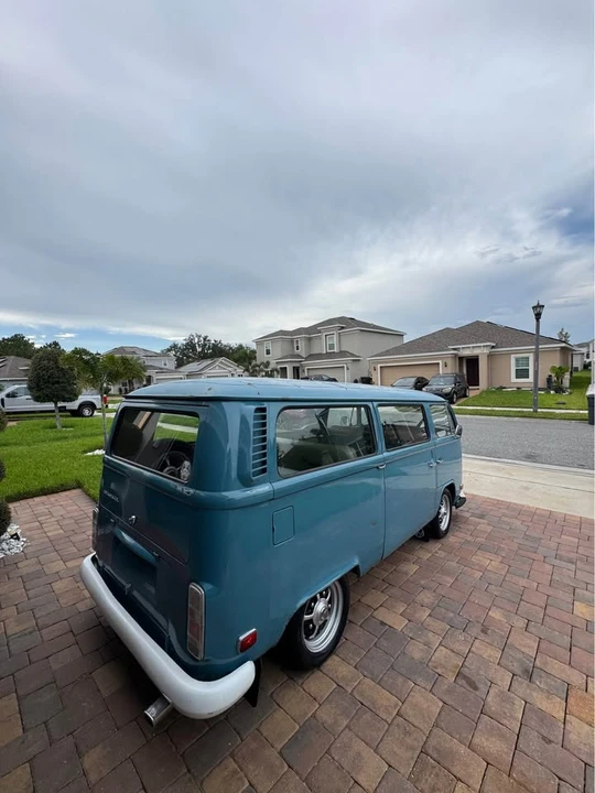 1972 Volkswagen Bay-Window Bus - Image 9 of 20