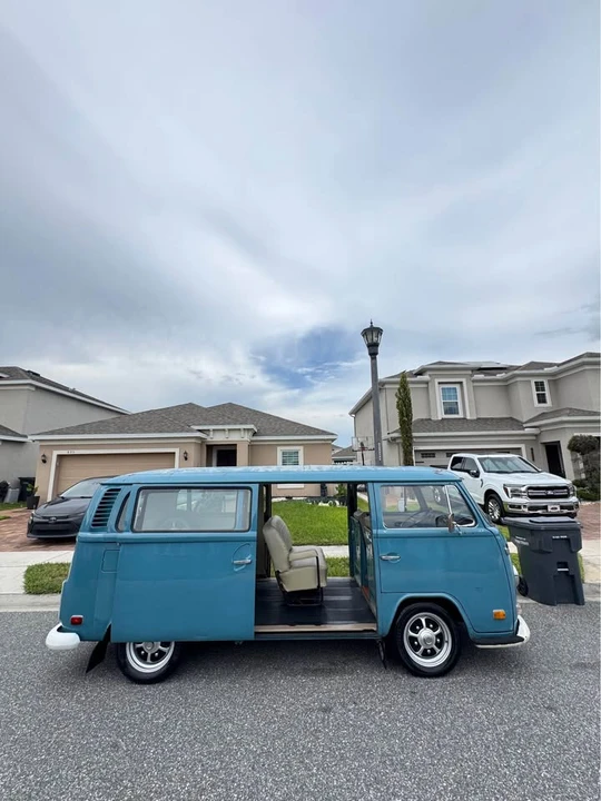 1972 Volkswagen Bay-Window Bus - Image 7 of 20