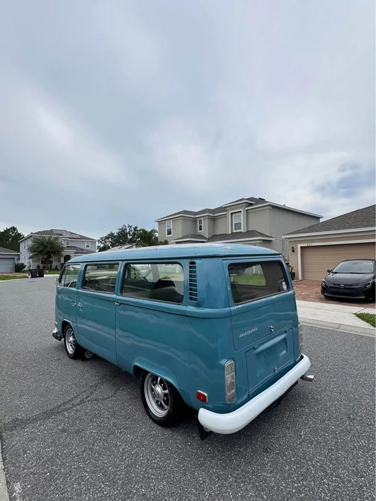 1972 Volkswagen Bay-Window Bus - Image 3 of 20