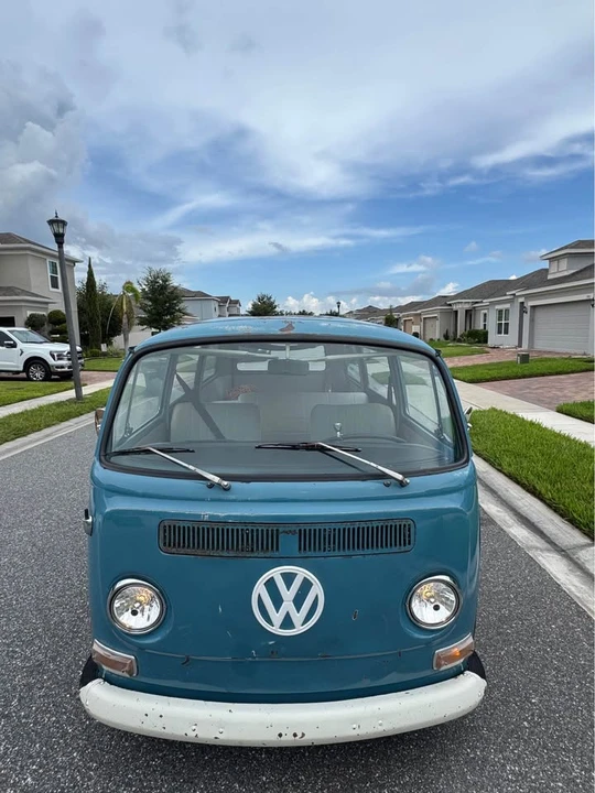 1972 Volkswagen Bay-Window Bus - Image 5 of 20