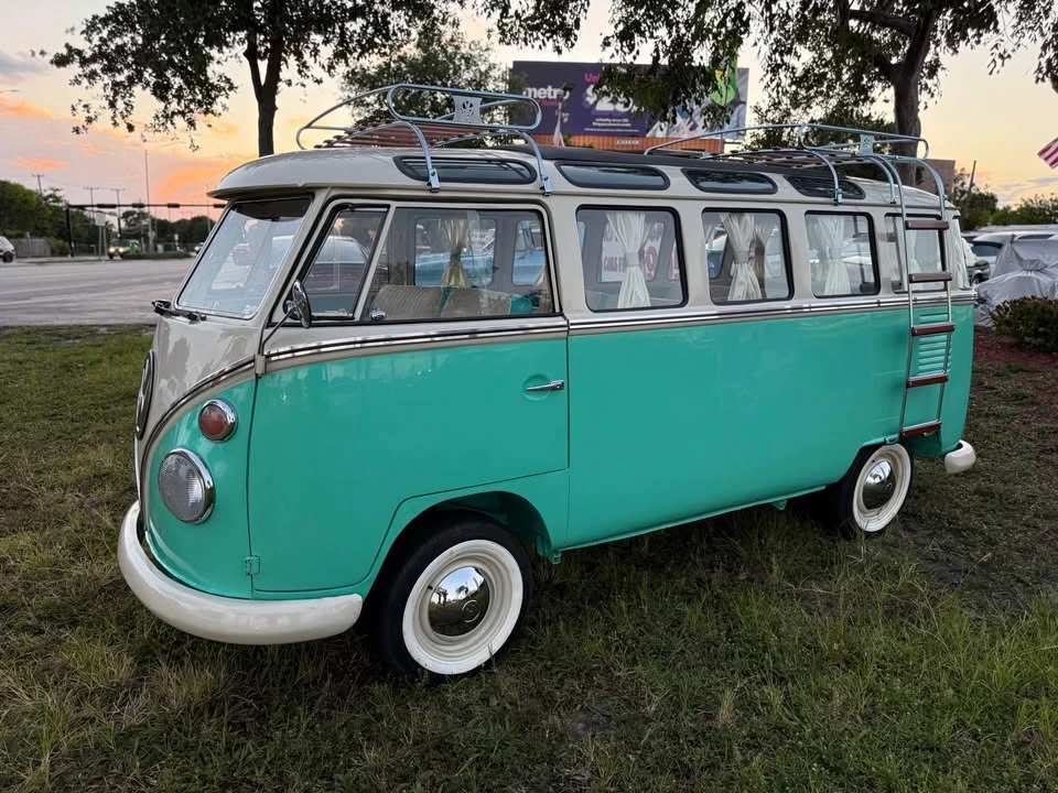 1972 Volkswagen Split-Window Bus - Image 2 of 14