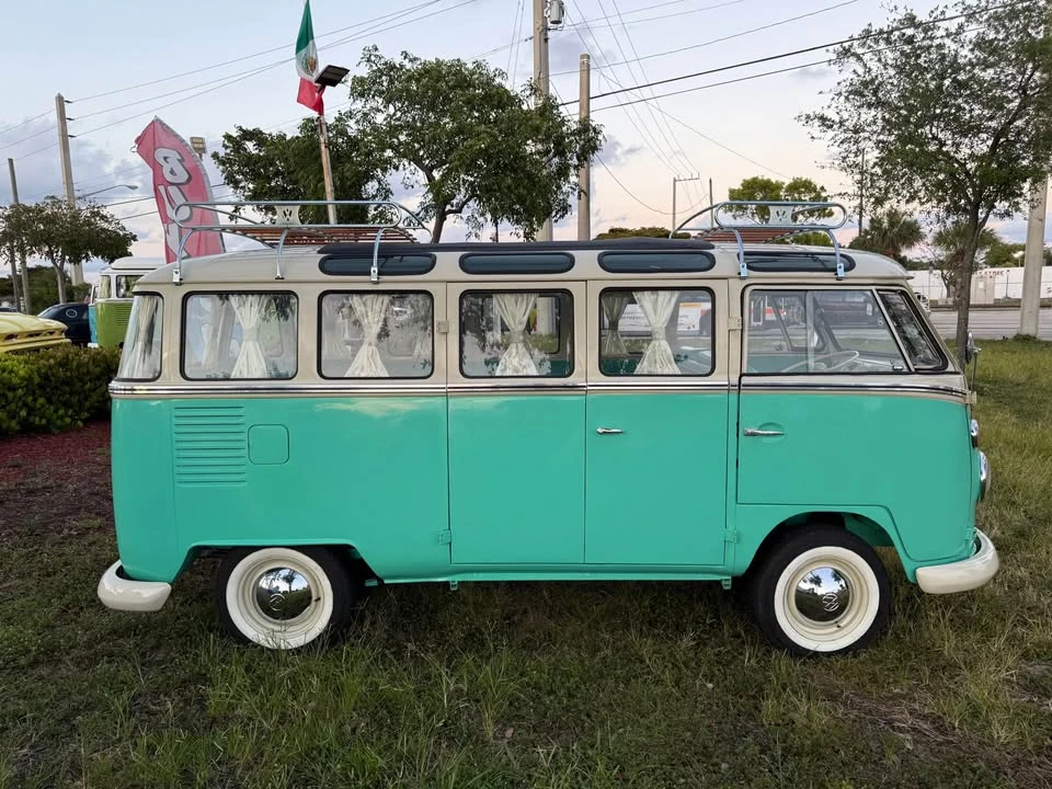 1972 Volkswagen Split-Window Bus - Image 8 of 14