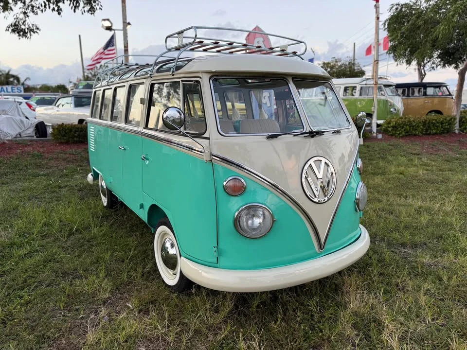 1972 Volkswagen Split-Window Bus - Image 9 of 14