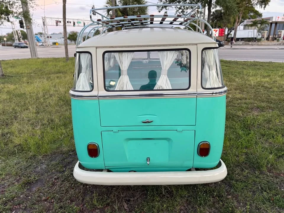 1972 Volkswagen Split-Window Bus - Image 5 of 14