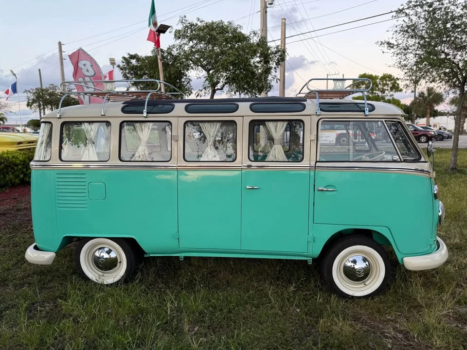 1972 Volkswagen Split-Window Bus - Image 7 of 14