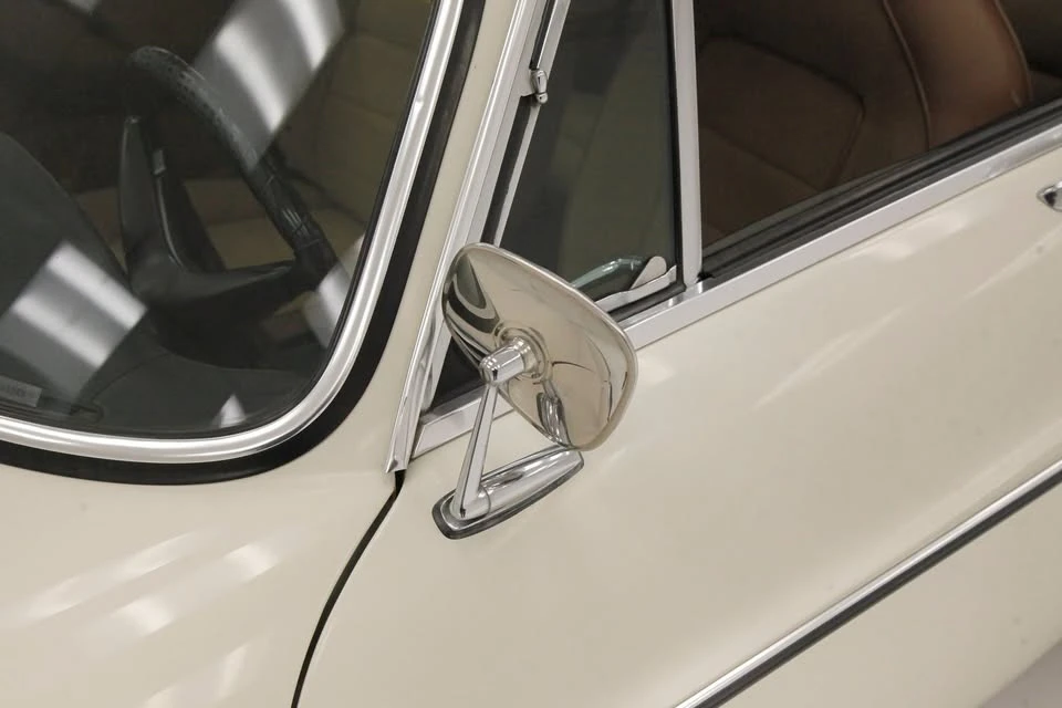 1972 Volvo 1800E - Image 8 of 16