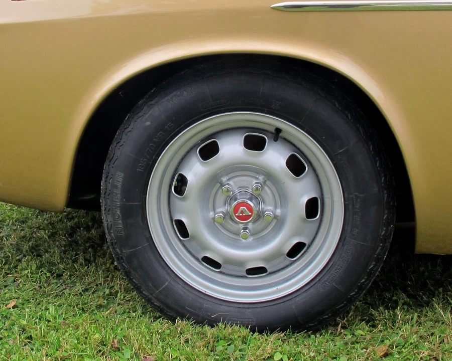1972 Volvo 1800E - Image 14 of 31