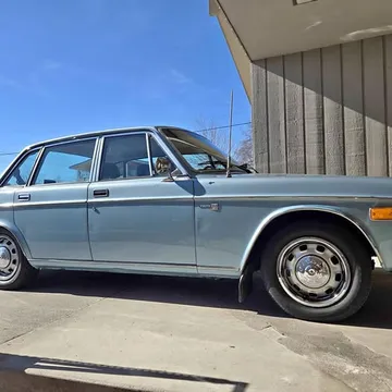 1972 Volvo 240 Sedan 4D