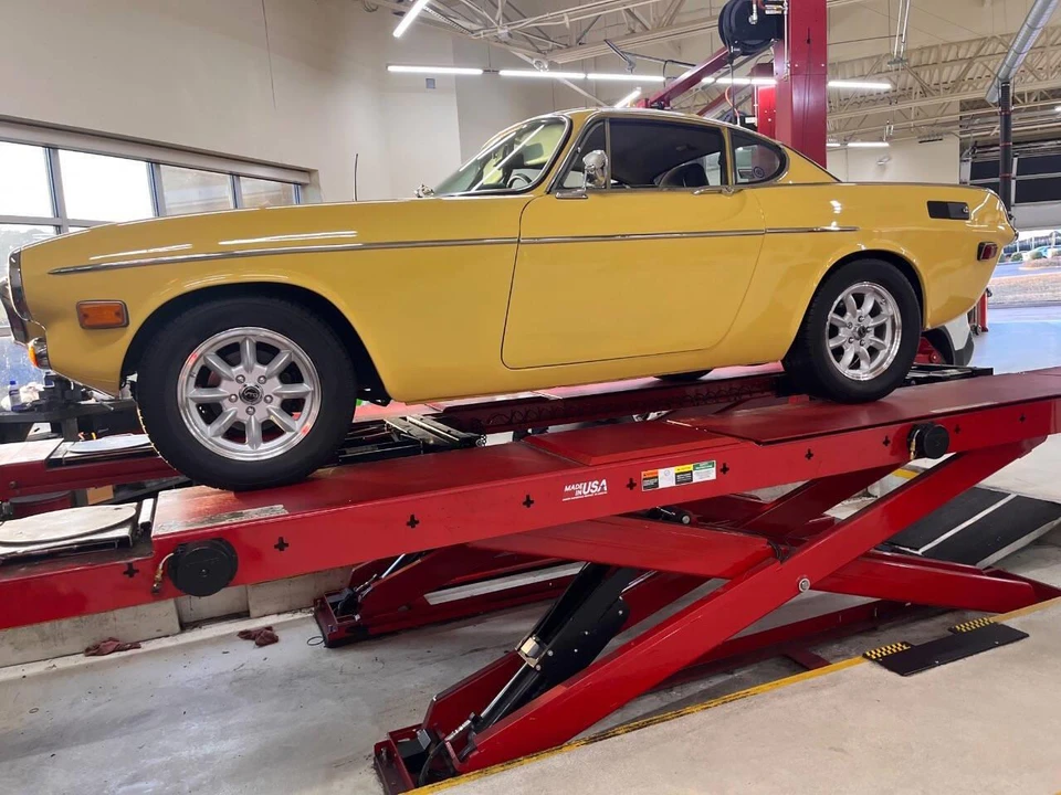 1972 Volvo 1800E - Image 17 of 31