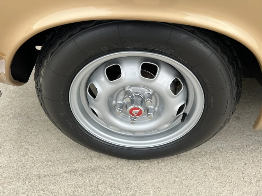 1972 Volvo 1800E - Image 10 of 31