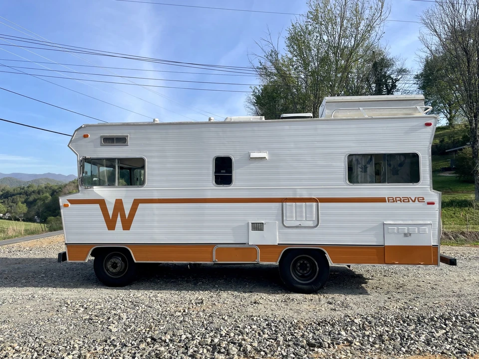 1972 Winnebago - Image 4 of 31