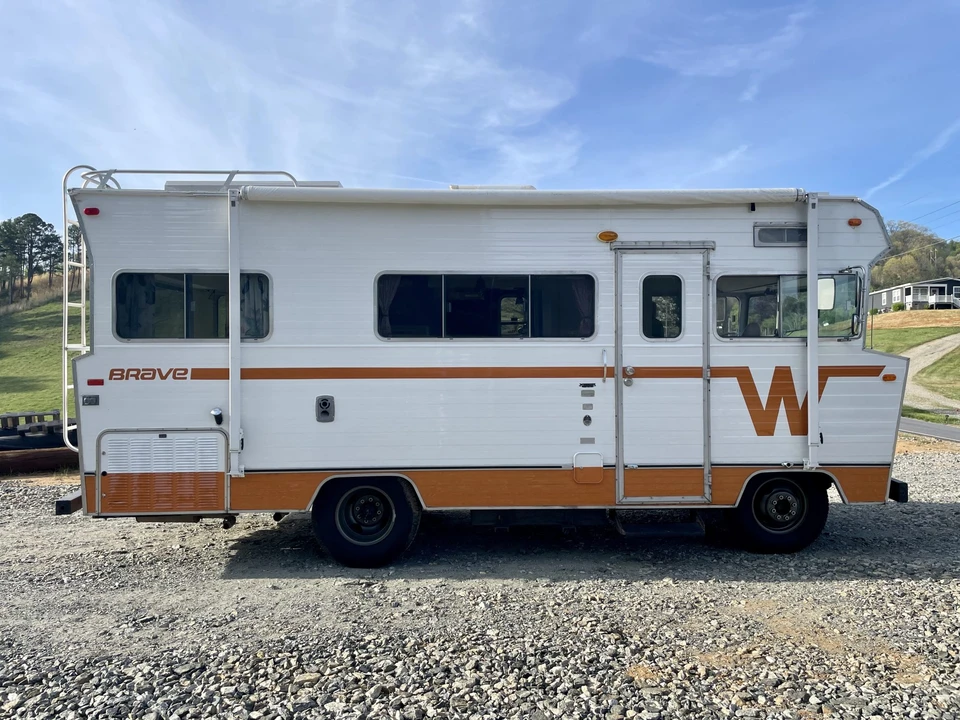 1972 Winnebago - Image 9 of 31