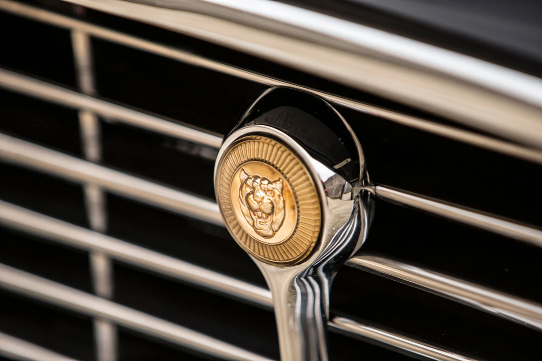 2013 Jaguar E-Type Series 3 V12 - Image 2 of 17